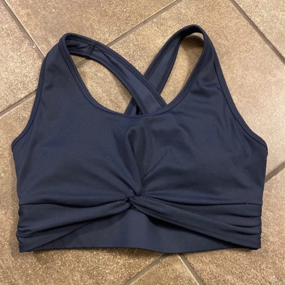 *sold on merc* Sports bra dupe